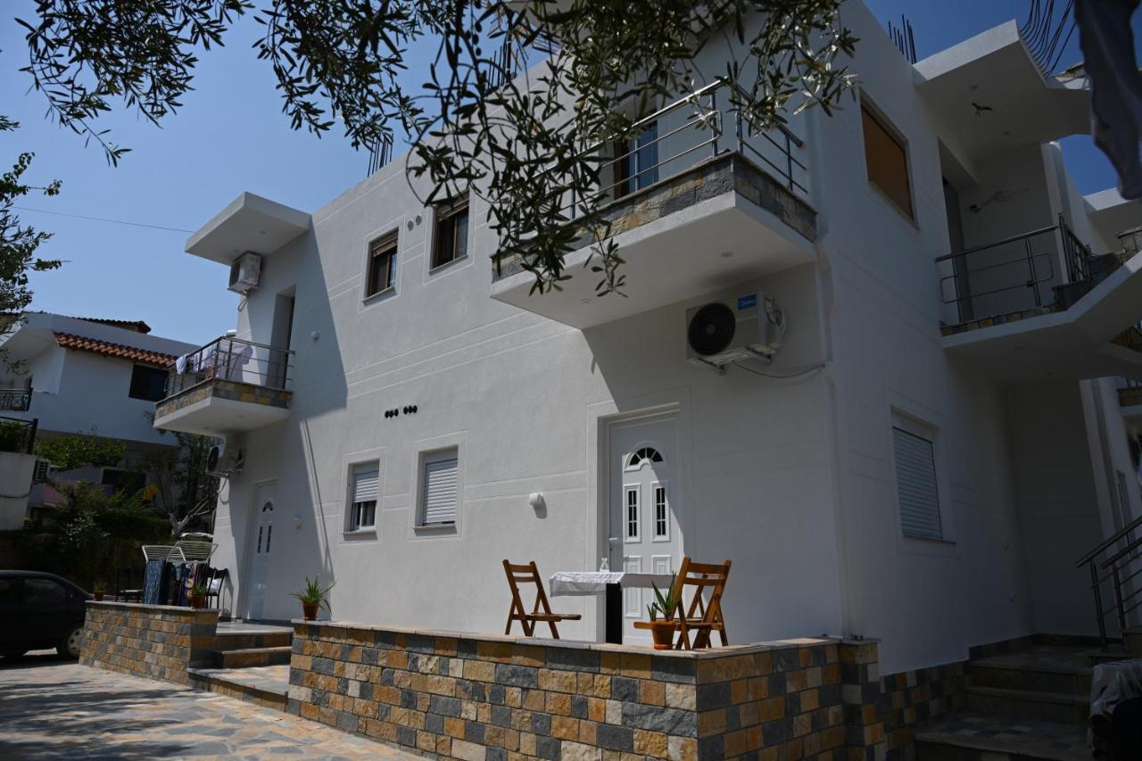 Blue Season Apartment Ksamil Bagian luar foto